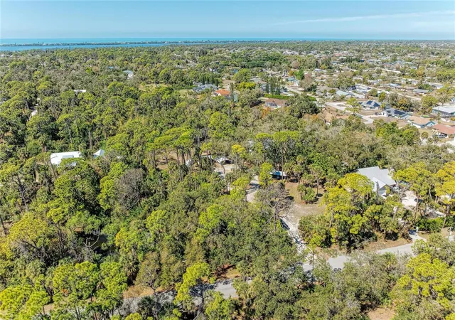 5th image of 820 N Elm St, Englewood, FL 34223 | MLS# A4684053