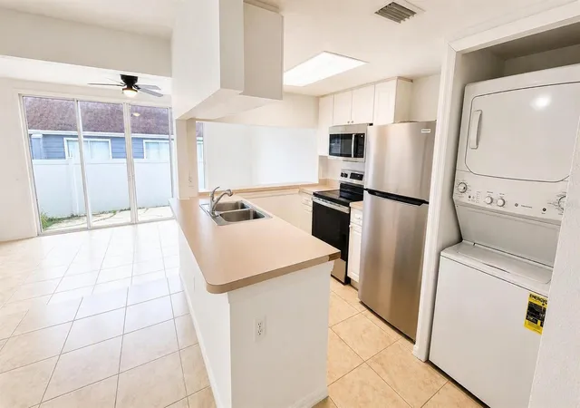 Photo 3 of Townhouse for sale at 225 Mango Dr, Davenport, FL 33897 | MLS# G5108797 | Listing updated on 2026-10-05