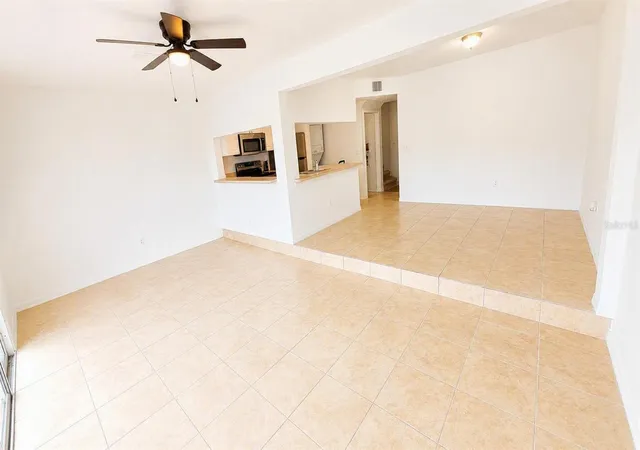 Photo 4 of Townhouse for sale at 225 Mango Dr, Davenport, FL 33897 | MLS# G5108797 | Listing updated on 2026-10-05