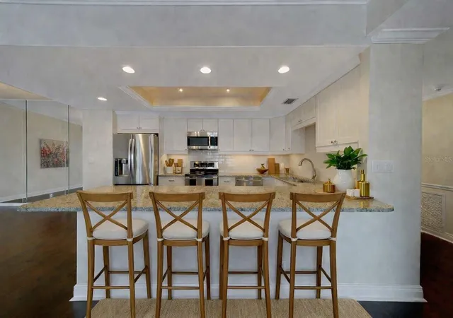 3rd image of 8 Belleview Blvd, Belleair, FL 33756