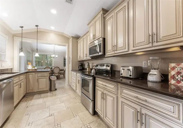 5th image of 201 54Th St, Holmes Beach, FL 34217