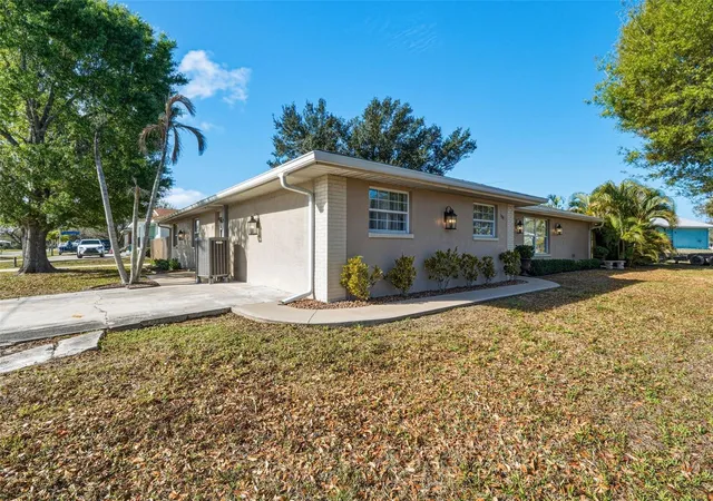 Photo 2 of Single family home for sale at 101 Marlin Dr, Punta Gorda, FL 33950 | MLS# C7522553 | Listing updated on 2026-09-13