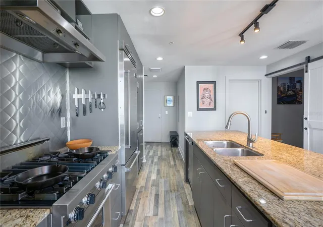 5th image of 1208 E Kennedy Blvd #832, Tampa, FL 33602 | MLS# TB8480819