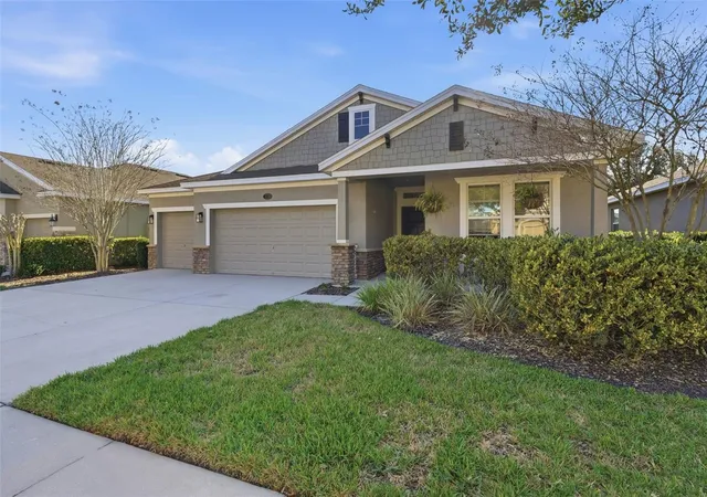 Photo 1 of Single family home for sale at 404 W Victoria Trails Blvd, Deland, FL 32724 | MLS# V4947572 | Listing updated on 2026-08-27