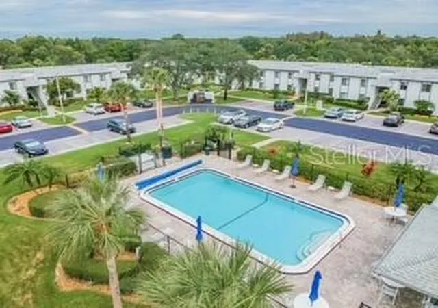 2nd image of 104 E Cypress Ct, OLDSMAR, FL 34677