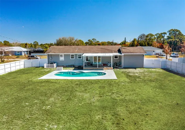 Photo 4 of Single family home for sale at 323 Greenwood Ave, Lehigh Acres, FL 33936 | MLS# O6386081 | Listing updated on 2026-04-27