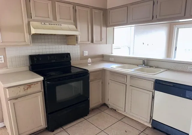 5th image of 1451 Mohrlake Dr, Brandon, FL 33511 | MLS# O6386140