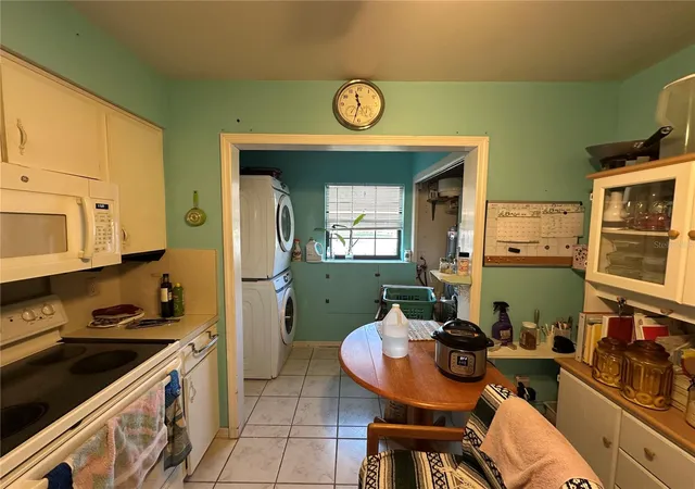 Photo 3 of Townhouse for sale at 913 Michigan Ave, Saint Cloud, FL 34769 | MLS# O6386162 | Listing updated on 2026-02-28