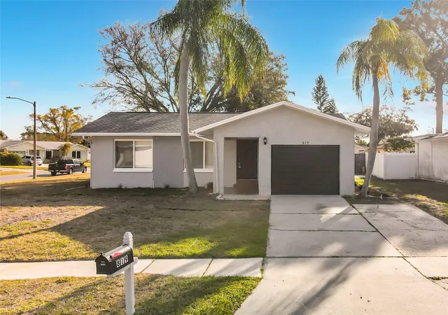 4th image of 819 Helmsman Wy, Palm Harbor, FL 34685 | MLS# O6386163
