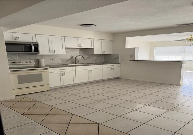 2nd image of 4737 56th Ave N, St Petersburg, FL 33714 | MLS# TB8481011