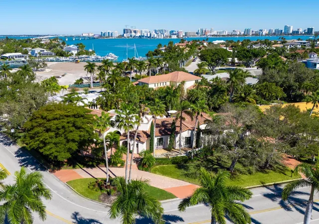 1st image of 319 Bird Key Dr, Sarasota, FL 34236 | MLS# A4684204