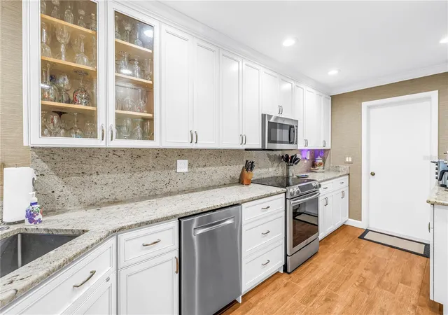 Homes for sale in Saint Petersburg, FL | 812 Amelia Ct Ne, Saint Petersburg, FL 33702 | MLS# TB8481073