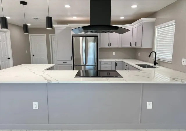 5th image of 715 65Th Avenue Dr W, Bradenton, FL 34207 | MLS# A4684244