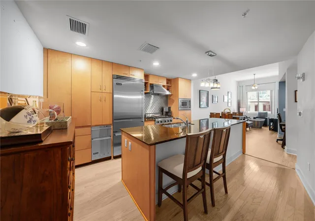 3rd image of 1120 E Kennedy Blvd #827, Tampa, FL 33602 | MLS# TB8481131