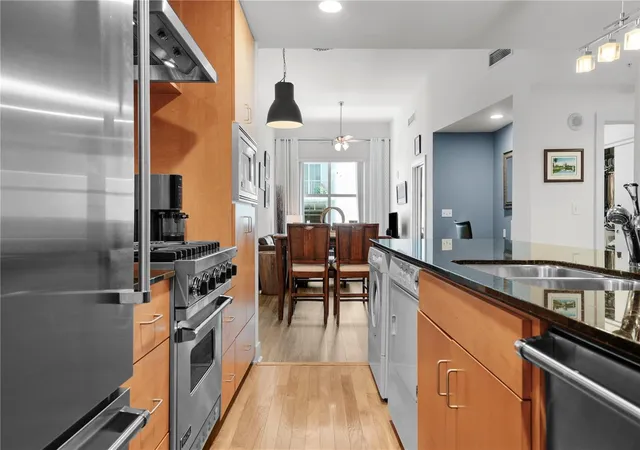 2nd image of 1120 E Kennedy Blvd #827, Tampa, FL 33602 | MLS# TB8481131