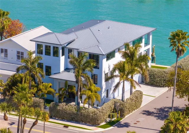 5th image of 1801 Pass A Grille Wy, St Pete Beach, FL 33706 | MLS# TB8481141