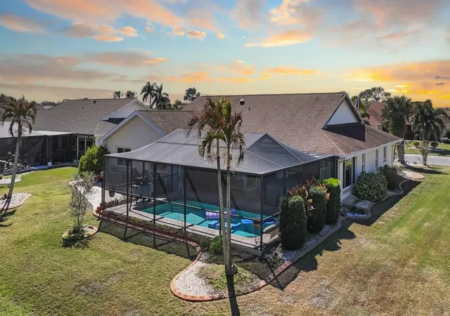 2nd image of 1917 E View Dr, Sun City Center, FL 33573 | MLS# TB8481195