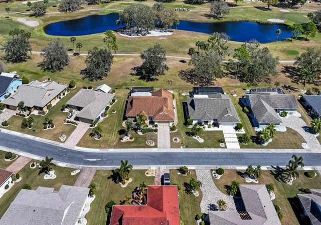 4th image of 1917 E View Dr, Sun City Center, FL 33573 | MLS# TB8481195