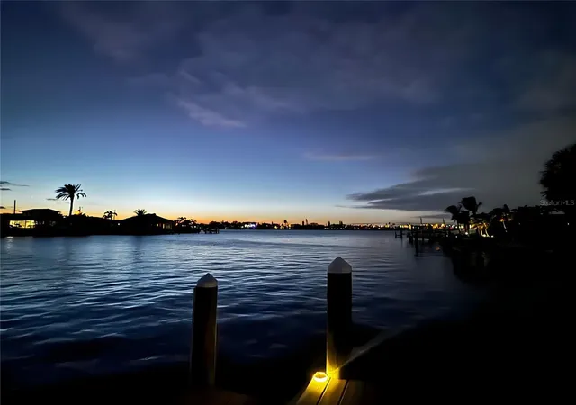 3rd image of 6420 3Rd Palm Pt, Saint Petersburg, FL 33706 | MLS# TB8481219