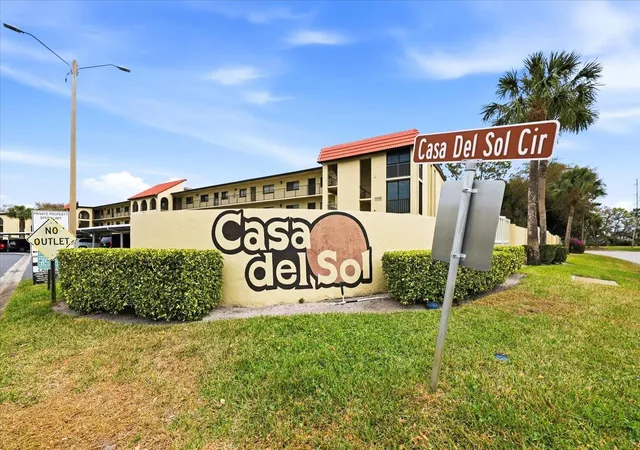24th image of 2420 Winding Crk Blvd #105, Clearwater, FL 33761 | MLS# TB8481233
