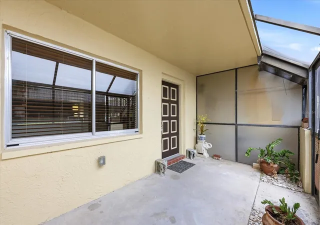 3rd image of 2420 Winding Crk Blvd #105, Clearwater, FL 33761 | MLS# TB8481233