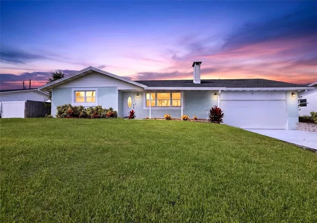 Single family home for sale at 341 Plaza Blvd, DAYTONA BEACH, FL 32118 | MLS# V4947594