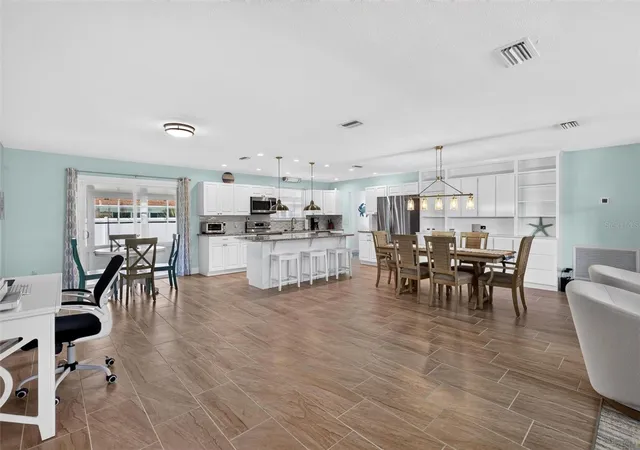 Photo 2 of Single family home for sale at 341 Plaza Blvd, Daytona Beach, FL 32118 | MLS# V4947594 | Listing updated on 2026-09-26