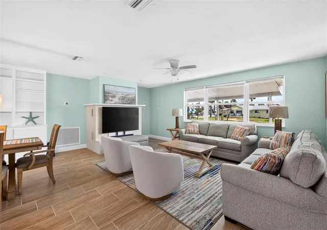 Photo 3 of Single family home for sale at 341 Plaza Blvd, Daytona Beach, FL 32118 | MLS# V4947594 | Listing updated on 2026-09-26