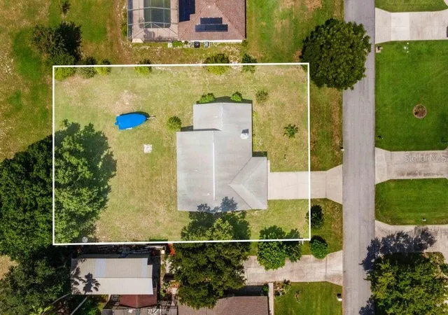 Photo 4 of Single family home for sale at 910 Liberty Ln, Auburndale, FL 33823 | MLS# O6386374 | Listing updated on 2026-07-26