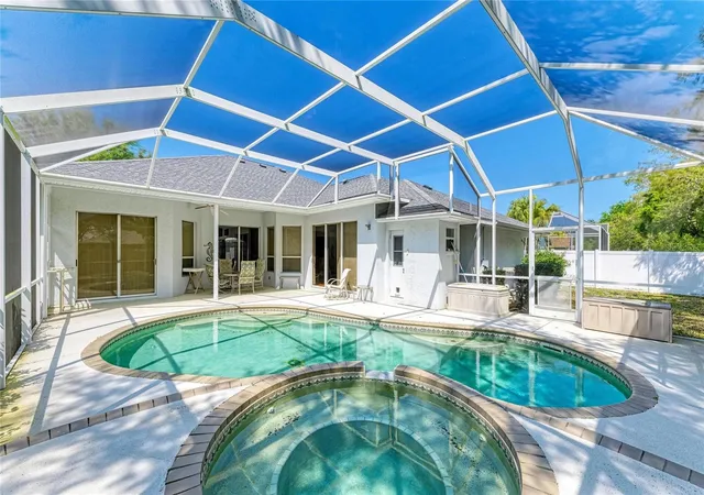 Photo 4 of Single family home for sale at 7604 52nd Terrace E, Bradenton, FL 34203 | MLS# A4684295 | Listing updated on 2026-10-02