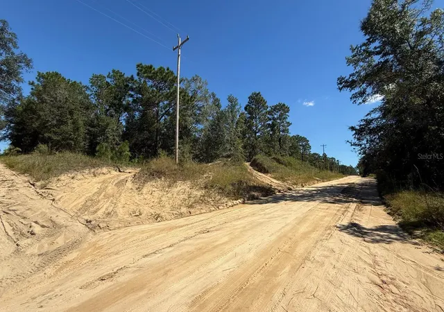 Photo 3 of Land for sale at 1404 Twin Lakes Blvd, Interlachen, FL 32148 | MLS# S5144775 | Listing updated on 2026-10-16
