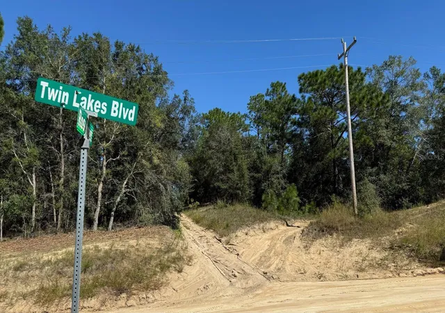 Photo 2 of Land for sale at 1402 Twin Lakes Blvd, Interlachen, FL 32148 | MLS# S5144784 | Listing updated on 2026-10-17