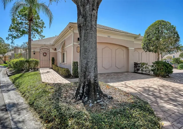 Photo 2 of Single family home for sale at 5521 Chanteclaire #21, Sarasota, FL 34235 | MLS# A4684320 | Listing updated on 2026-09-07