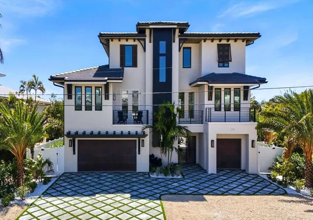 2nd image of 319 Tarpon St, Anna Maria, FL 34216 | MLS# A4684329