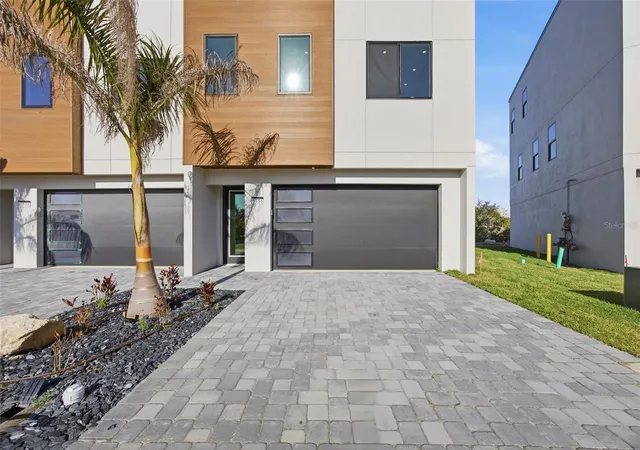 Photo 5 of Townhouse for sale at 5956 Aqua Reserve Blvd, New Port Richey, FL 34652 | MLS# TB8481395 | Listing updated on 2026-09-02