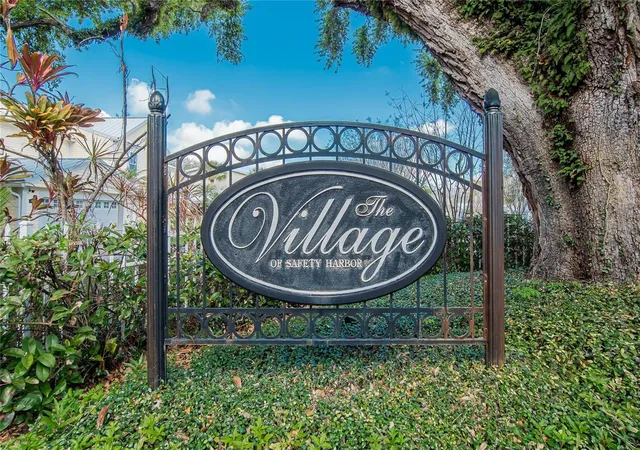 Photo 3 of Townhouse for sale at 918 Woodbridge Ct, Safety Harbor, FL 34695 | MLS# TB8481400 | Listing updated on 2026-09-16