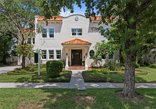 Photo 2 of Sale Pending at 4115 W Barcelona St, Tampa, FL 33629 | MLS# TB8481417 | Listing updated on 2026-09-01