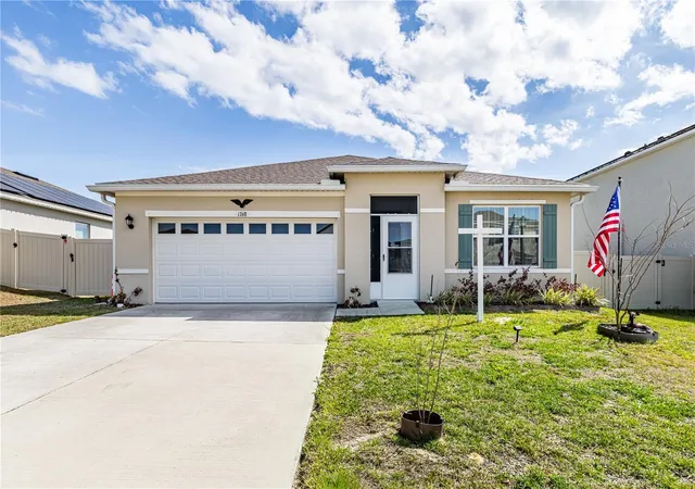 Homes for sale in Tavares, FL | 1768 Henin Cir, Tavares, FL 32778 | MLS# G5108901