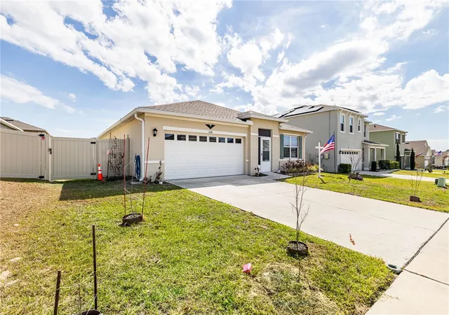 Homes for sale in Tavares, FL | 1768 Henin Cir, Tavares, FL 32778 | MLS# G5108901