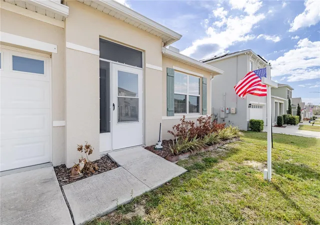 Homes for sale in Tavares, FL | 1768 Henin Cir, Tavares, FL 32778 | MLS# G5108901