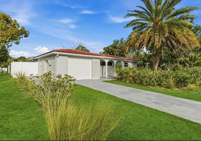 3rd image of 11705 Ibis Ln, Port Richey, FL 34668 | MLS# TB8481484