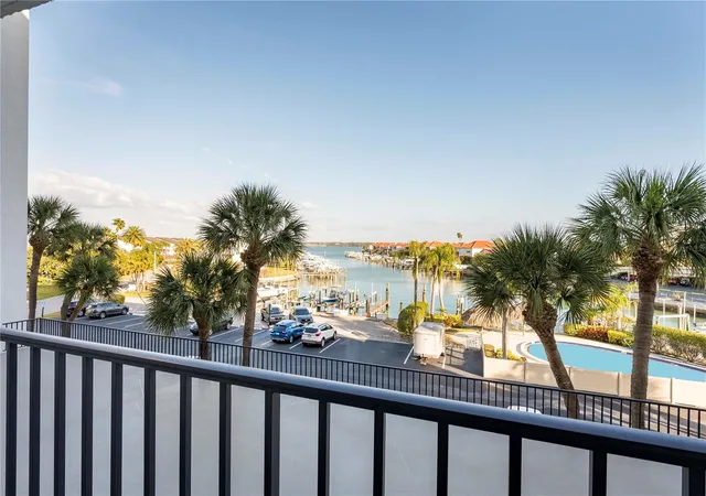 4th image of 1591 Gulf Blvd, Clearwater, FL 33767