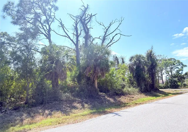 4th image of 2801 12Th St, Englewood, FL 34224 | MLS# D6146386