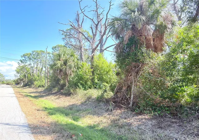 5th image of 2801 12Th St, Englewood, FL 34224 | MLS# D6146386