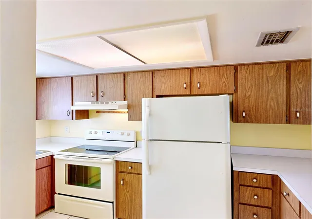 5th image of 404 E Orlando Ave, Ocoee, FL 34761