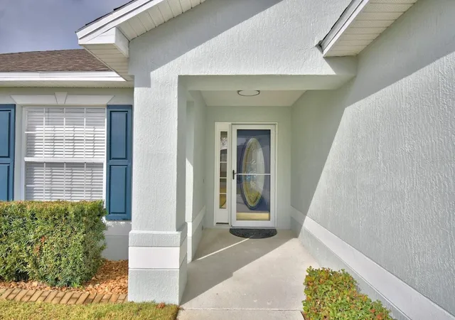 Photo 3 of Sale Pending at 511 Heather Glen Dr, Winter Haven, FL 33884 | MLS# P4938000 | Listing updated on 2026-08-22