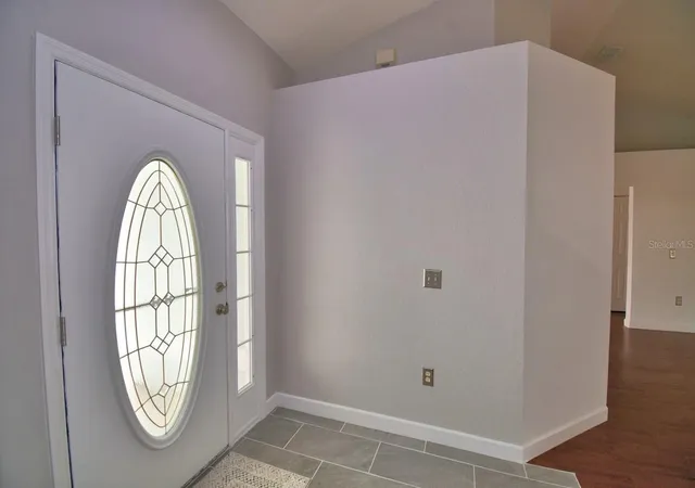 Photo 4 of Sale Pending at 511 Heather Glen Dr, Winter Haven, FL 33884 | MLS# P4938000 | Listing updated on 2026-08-22