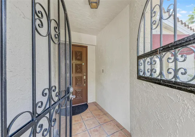 3rd image of 6101 34Th St W #11G, Bradenton, FL 34210 | MLS# A4684403