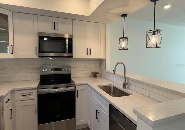 5th image of 4805 Alt 19, PALM HARBOR, FL 34683