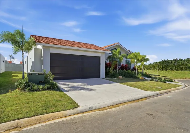 Photo 2 of Single family home for sale at 804 Camino De Las Verbenas, Dorado, PR 00646 | MLS# PR9119590 | Listing updated on 2026-03-01